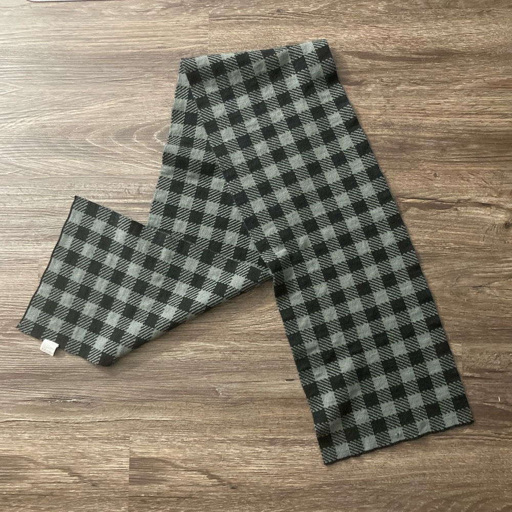 Gray and Black Scarf